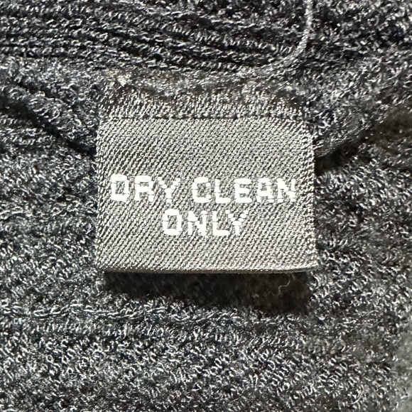 Ellen Tracy Black Crew Neck Sweater Size Small - Picture 8 of 9